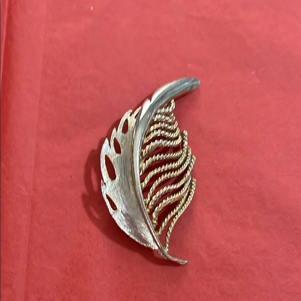 Vintage Gold-Tone Brooch Set